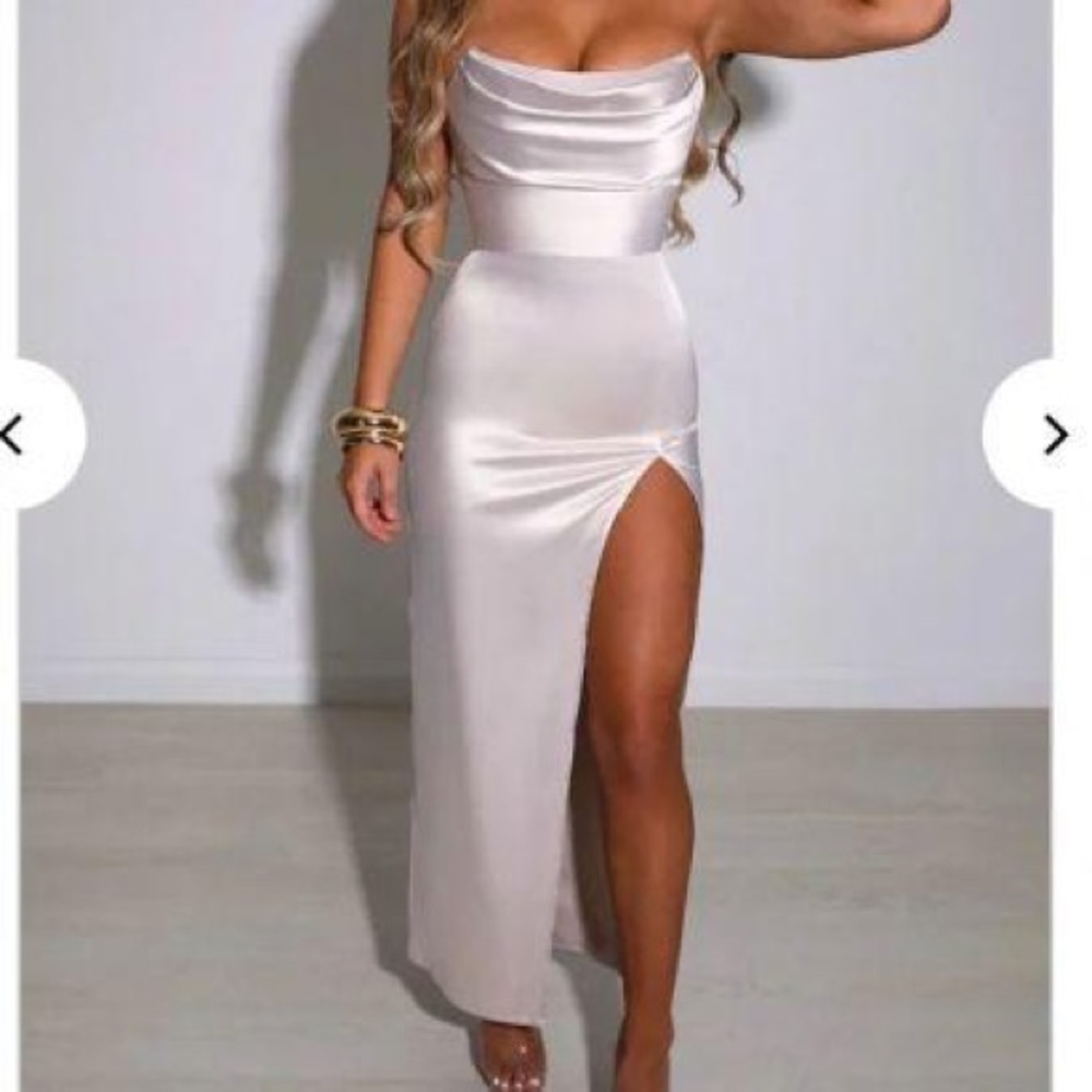 I have a Baby Boo Everly Maxi Dress Champagne Color Small